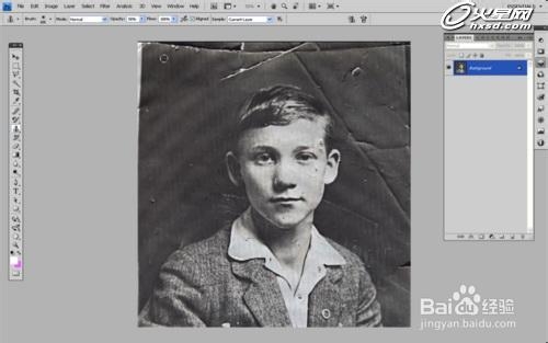 Photoshop修复破损黑白老照片