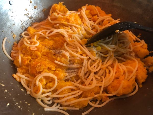 咸蛋黄南瓜虾仁意面