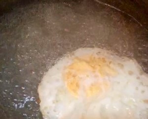 快手汤｜鸡蛋西红柿粉丝汤