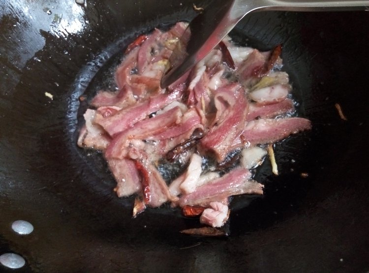 爱吃肉的你一定喜欢的蒜薹牛肉!