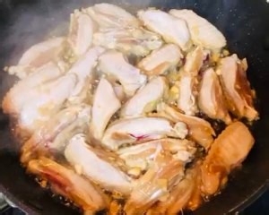 皮脆肉嫩的蒜香鸡翅