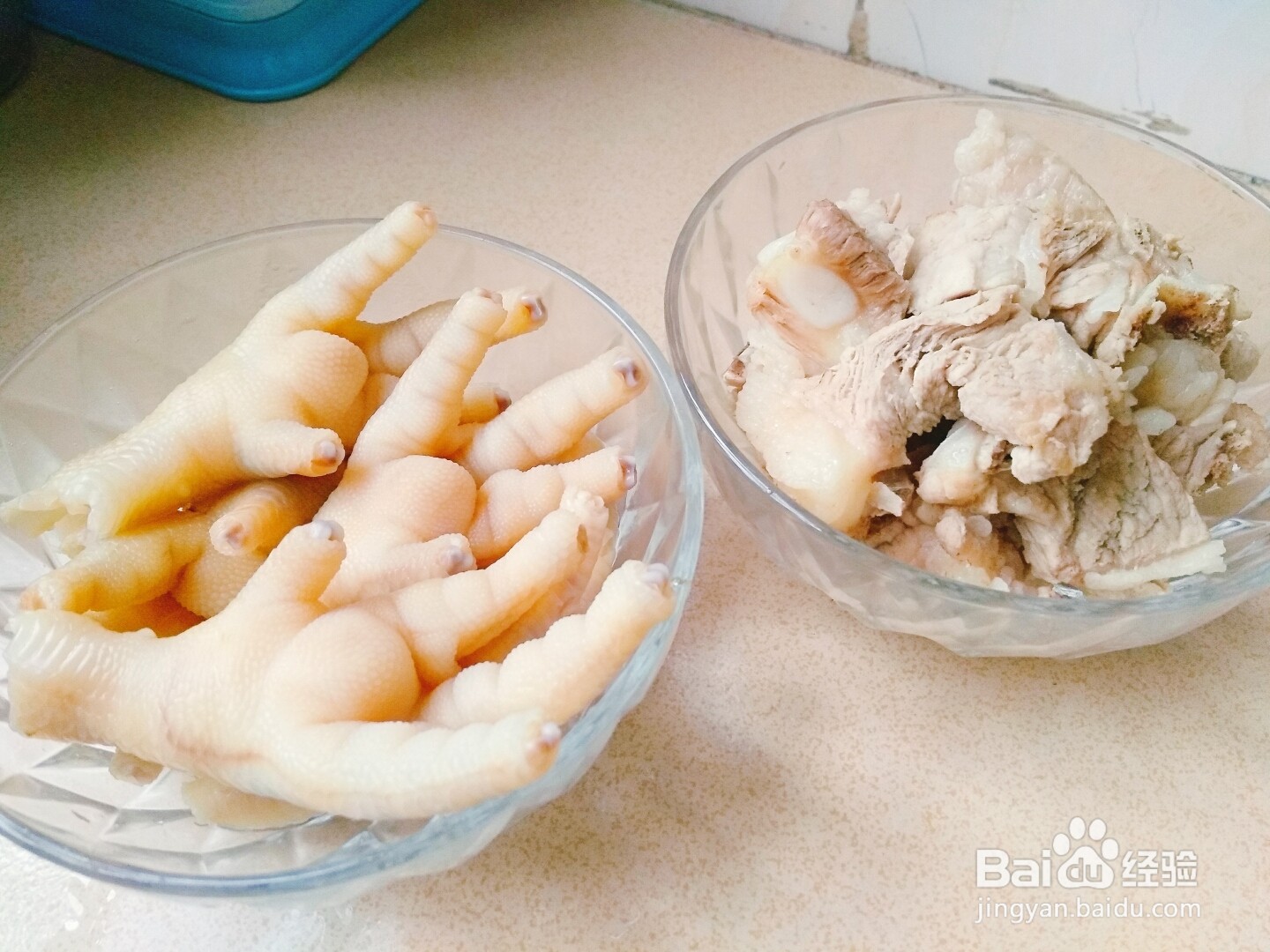 板栗排骨鸡爪汤的做法