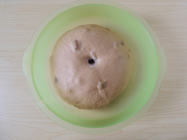 红糖葡萄干早餐卷