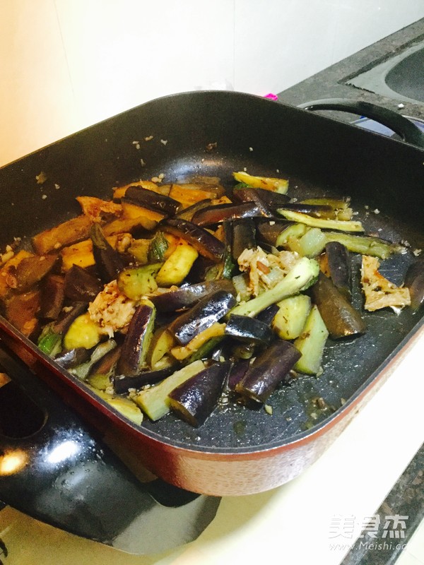 咸鱼焖茄子的做法