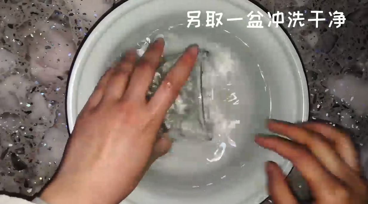 如何清洗玻璃杯？