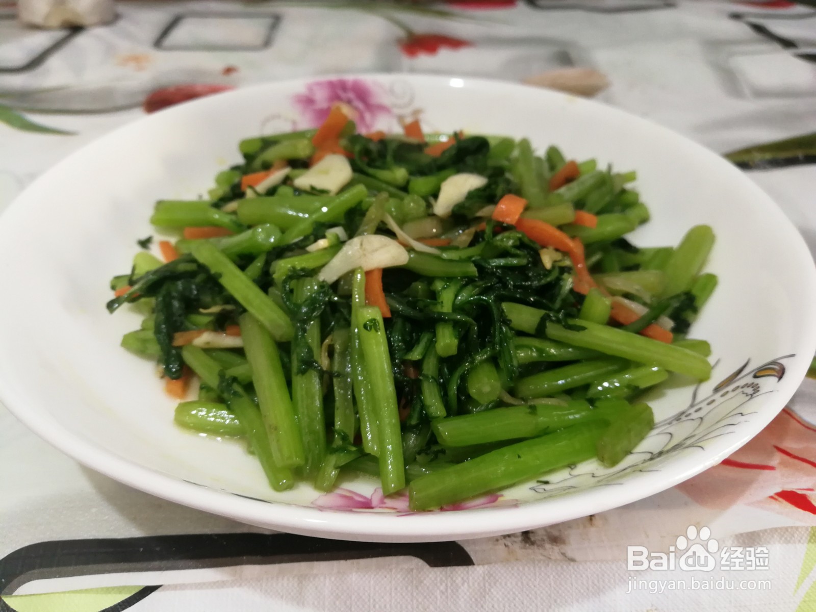 素炒茼蒿的做法