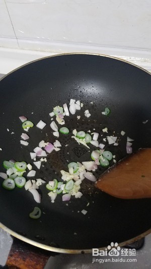 秘汁多汁蒜香鸡腿的做法