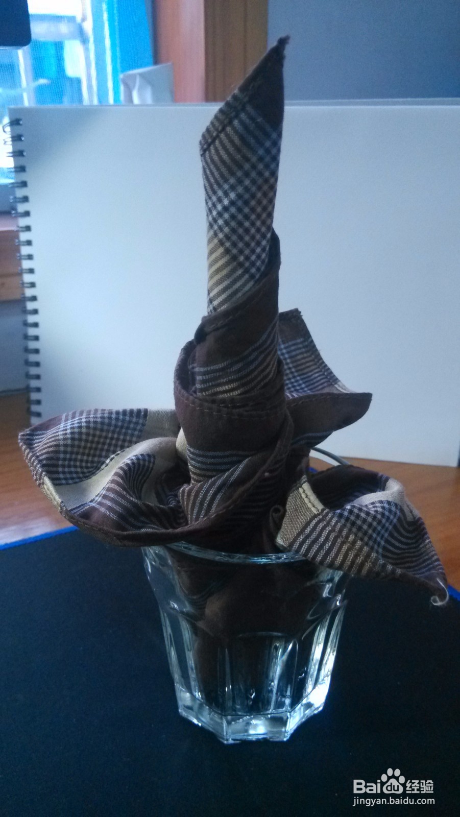 春意和雄鸡的餐巾做法