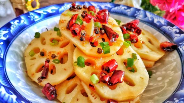 凉拌麻辣红油藕片
