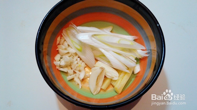 红烧土豆鸡块的做法。