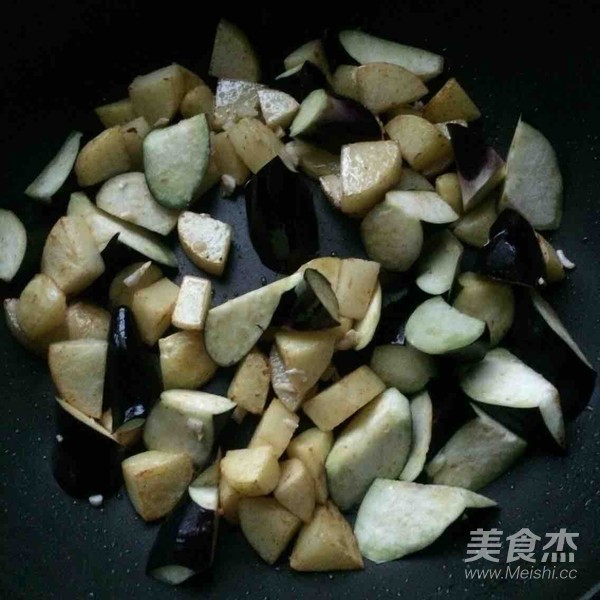 少油地三鲜的做法