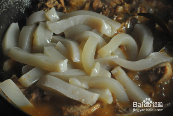 如何做出美味的魔芋烧鸭