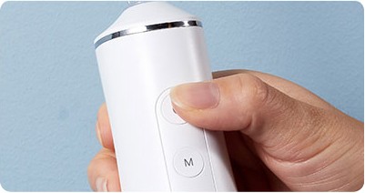 如何正确使用小海豚冲牙器
