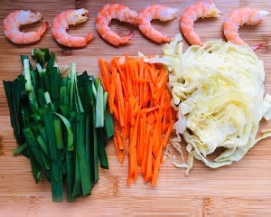 怎么做美味的鲜虾炒面