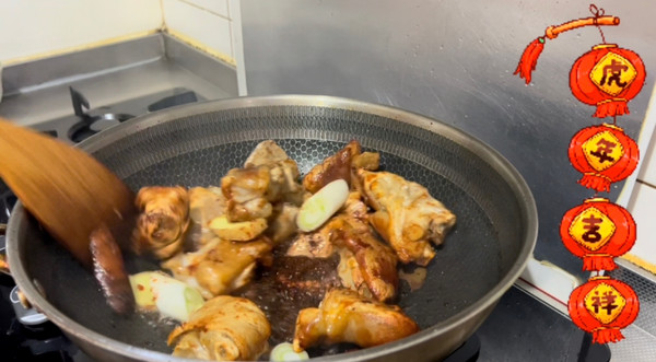 红烧猪蹄炖豆子