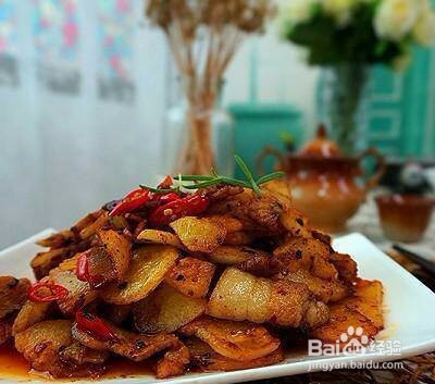 五花肉炒土豆片