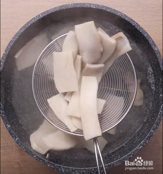 凉拌香辣手撕杏鲍菇怎么做