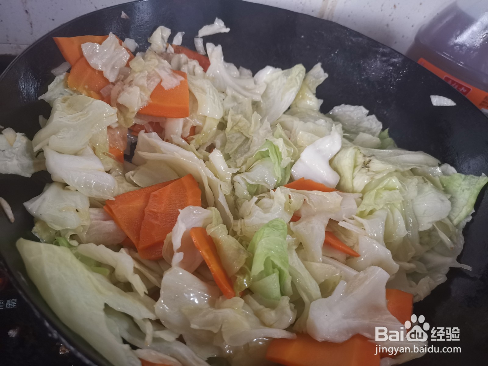 包菜炒胡萝卜片