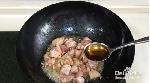 玉米炖鸡肉的做法