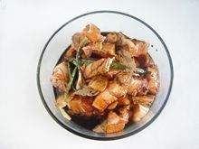 三个步骤轻松做出诱人的美味----【无油红烧肉】