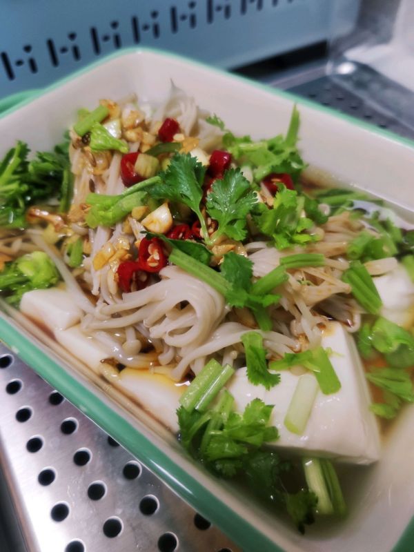 减脂灵魂豆腐拌金针菇