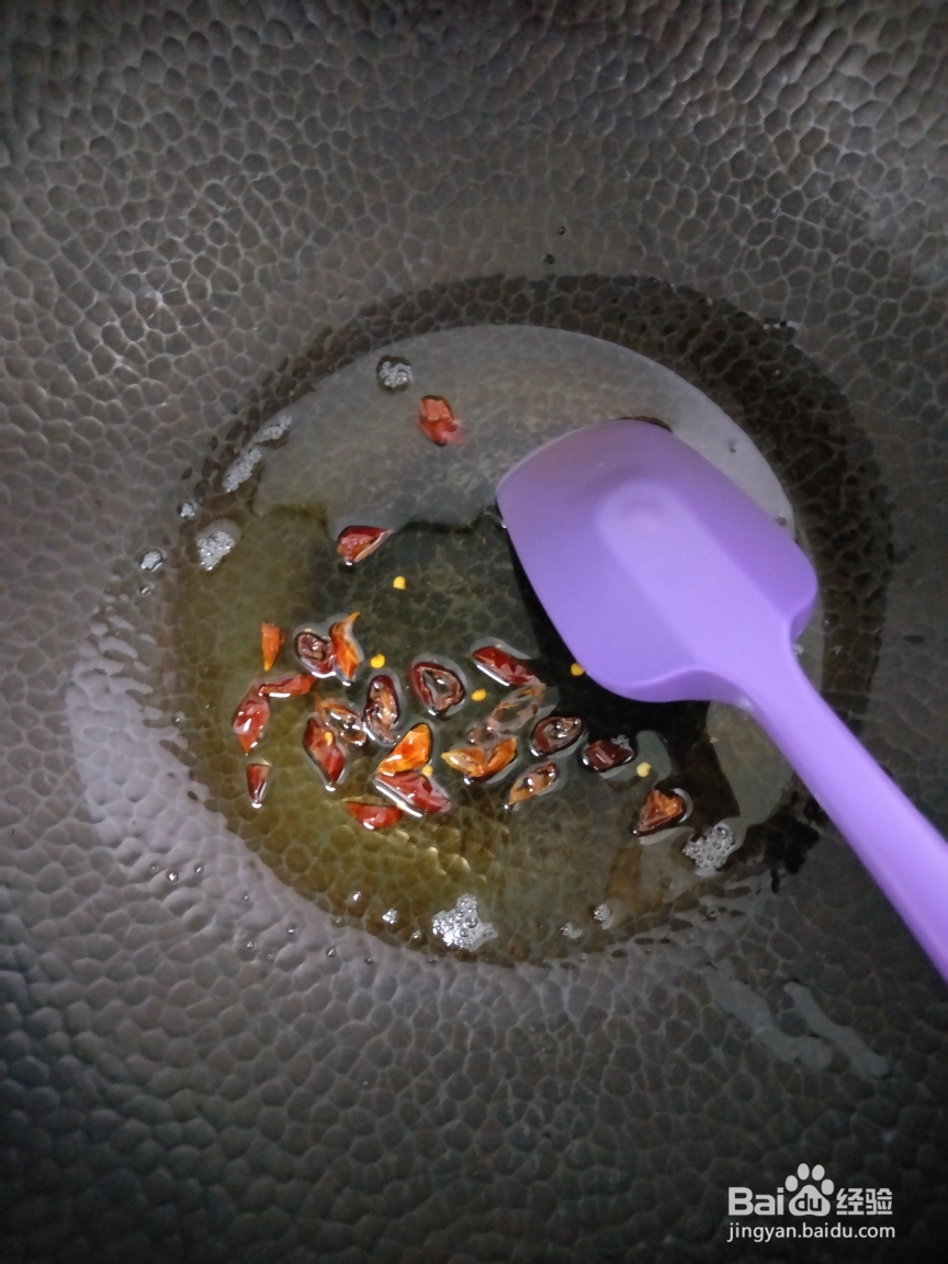 详细教你做油豆腐炒包菜