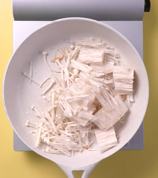 酸甜滋味番茄烩金针菇