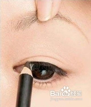 眼线怎么画_怎样画眼线_最简单的眼线画法