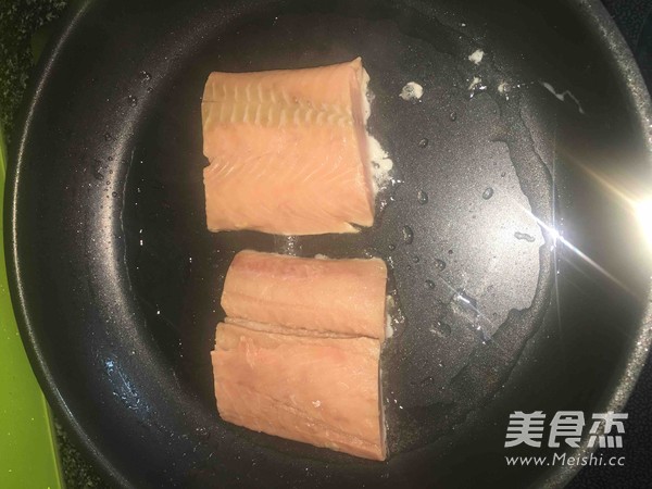 柠香煎鱼排的做法