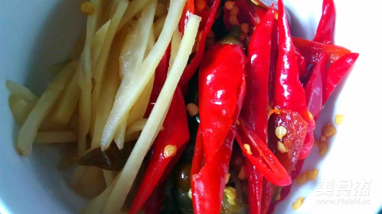 芹菜牛肉丝的做法