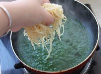 超美味的黑蒜菠菜意大利面