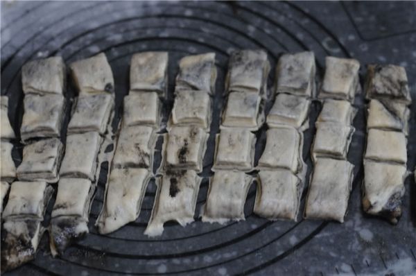 黑芝麻千层小面包粒