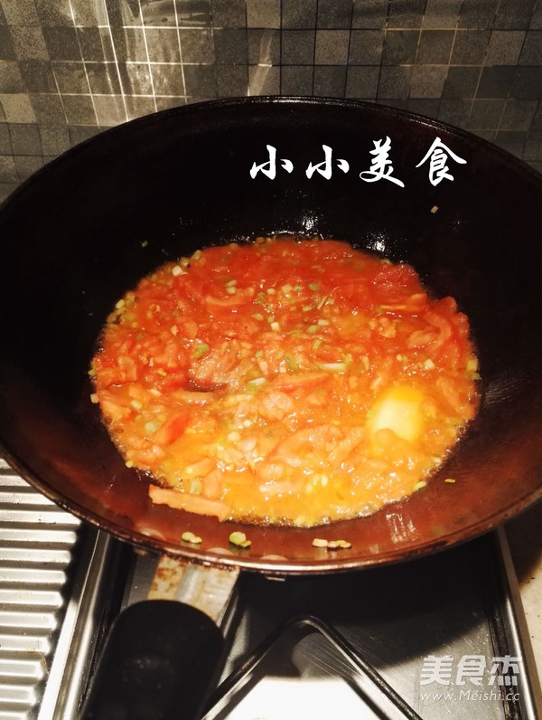 西红柿疙瘩汤的关键是调制小疙瘩