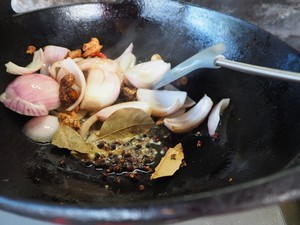 牛腩煲怎么做