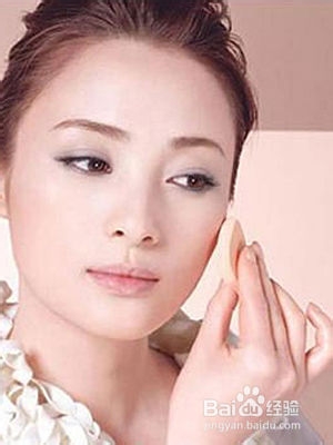三步就能让你打造出夏日裸妆。化妆必备宝典