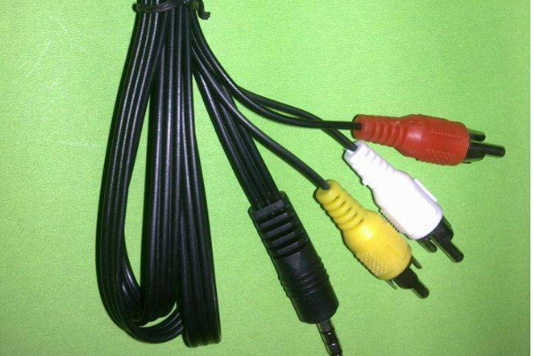 怎么设置与机顶盒的的信号源。