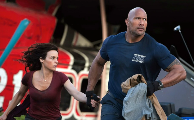 一部美国电影强森站在墓地前那个墓地裂了是什么电影