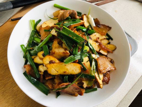 青蒜香干炒五花肉