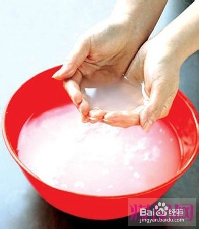 怎么护理干枯开衩梳理不开的秀发