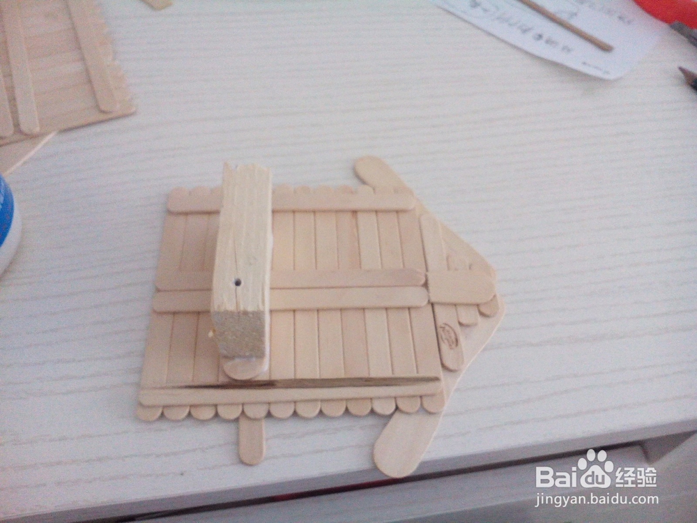 巧堵墙壁插座孔