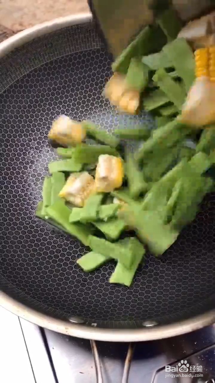 如何在家自制排骨烧豆角