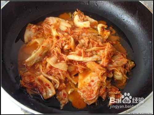 正宗韩国泡菜炒牛肉，美味可口胃口棒。