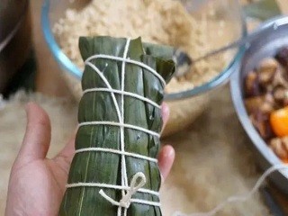 咸蛋黄鲜肉粽怎么做？
