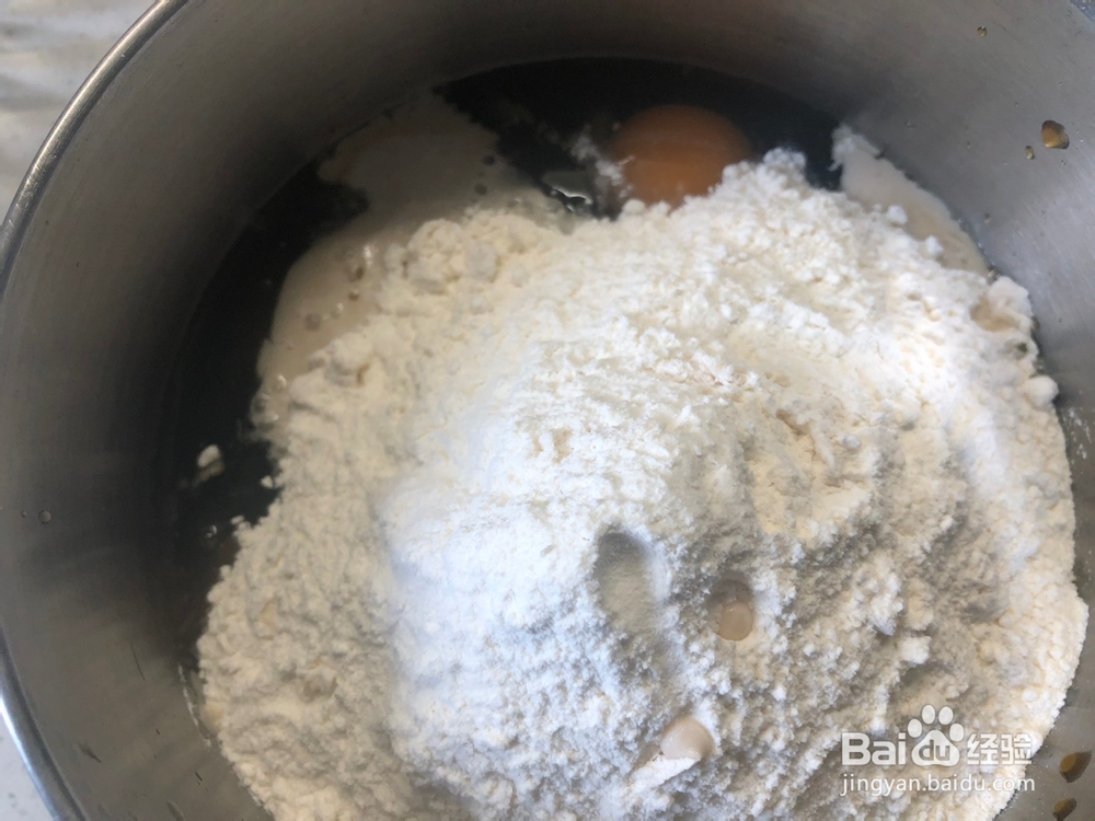 如何轻松自制年夜饭甜点“红糖发糕”？