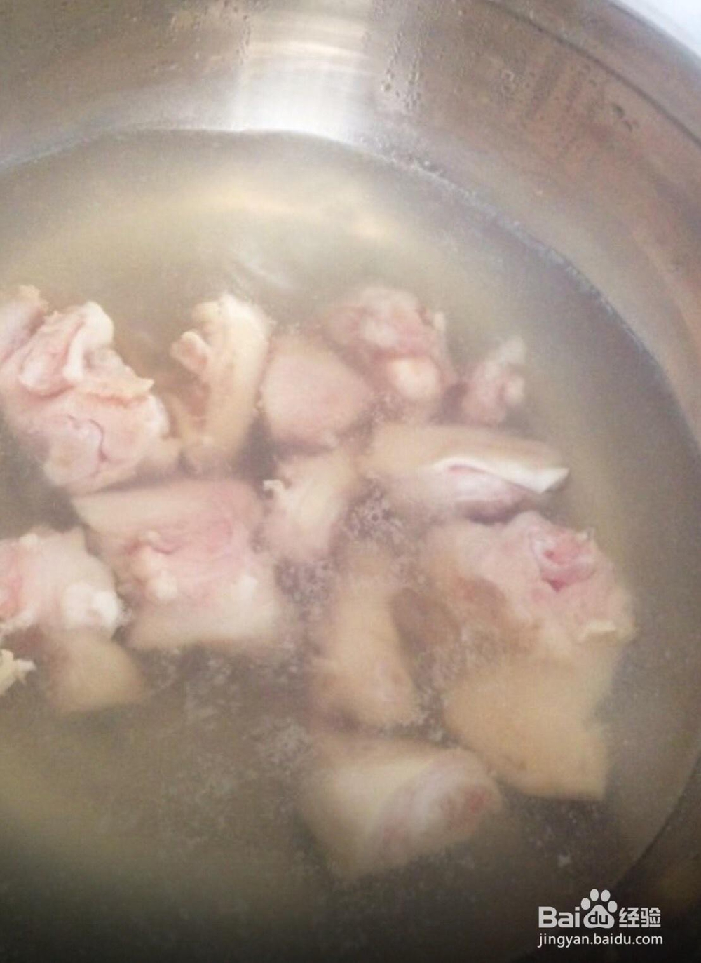 适合懒人做的美味黄豆炖猪蹄