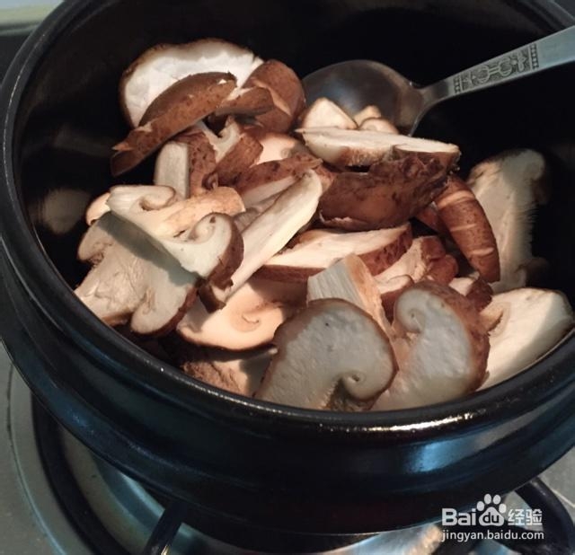 吃货美食-香菇生菜干贝粥!