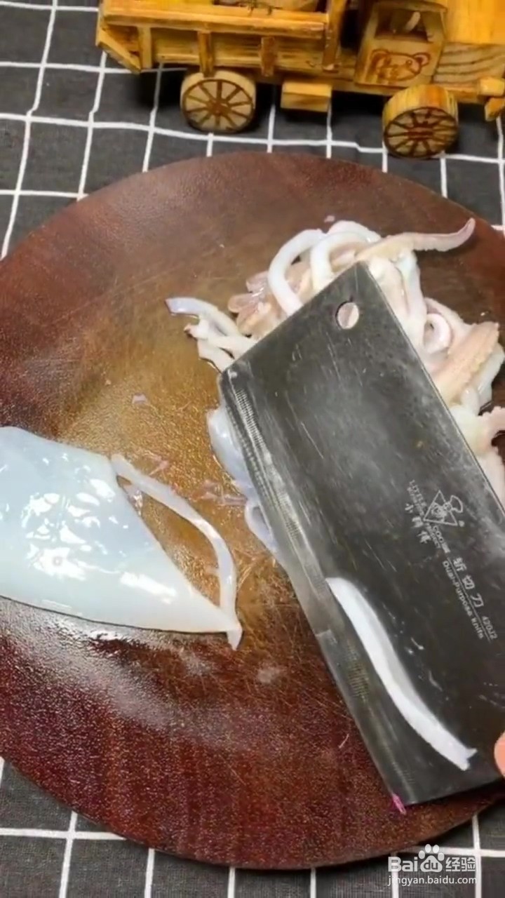 如何制作香辣鱿鱼丝