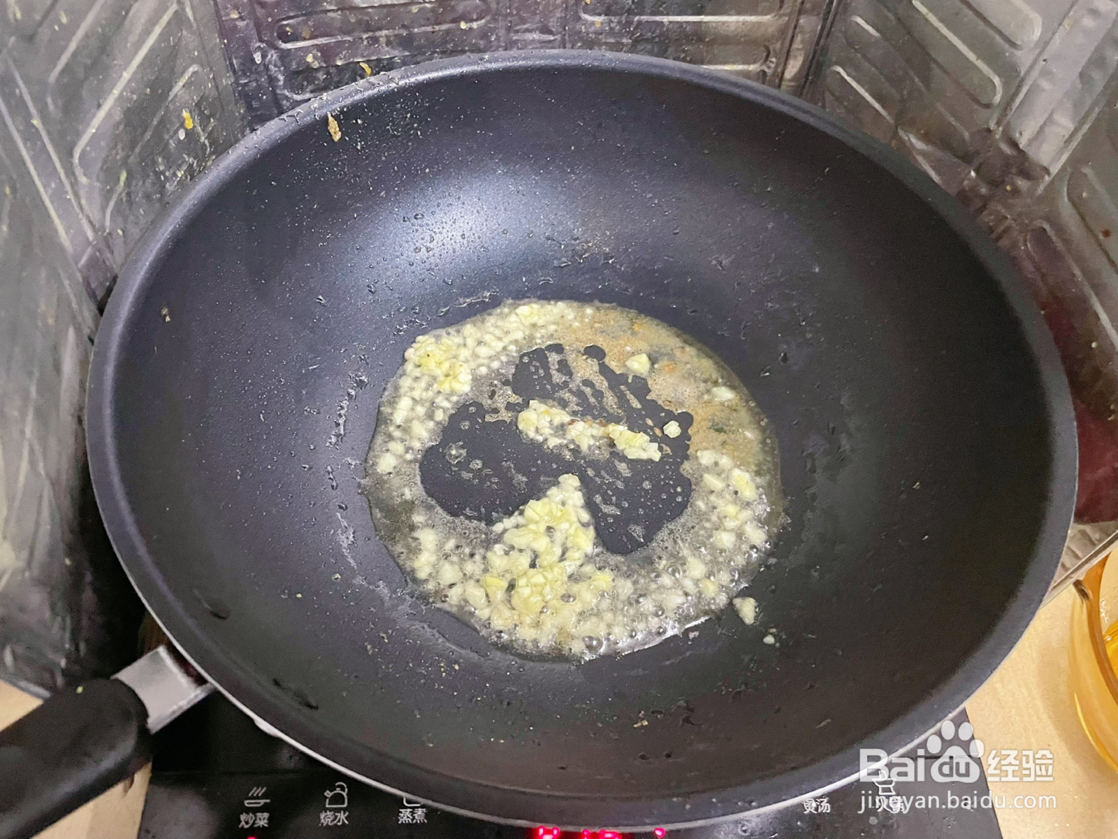 外酥里嫩的蒜香骨的做法