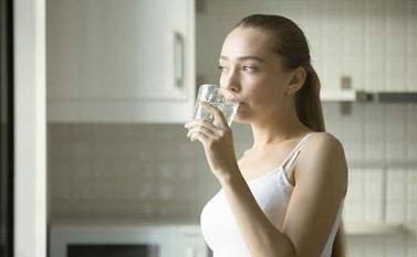 多喝热水好处多多，别以为只是一句敷衍