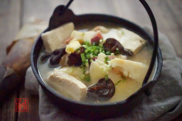 蜂蜜腊肉豆腐煲